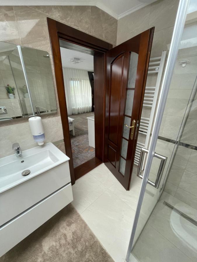 Pensiunea Alexolar New One Arada Экстерьер фото
