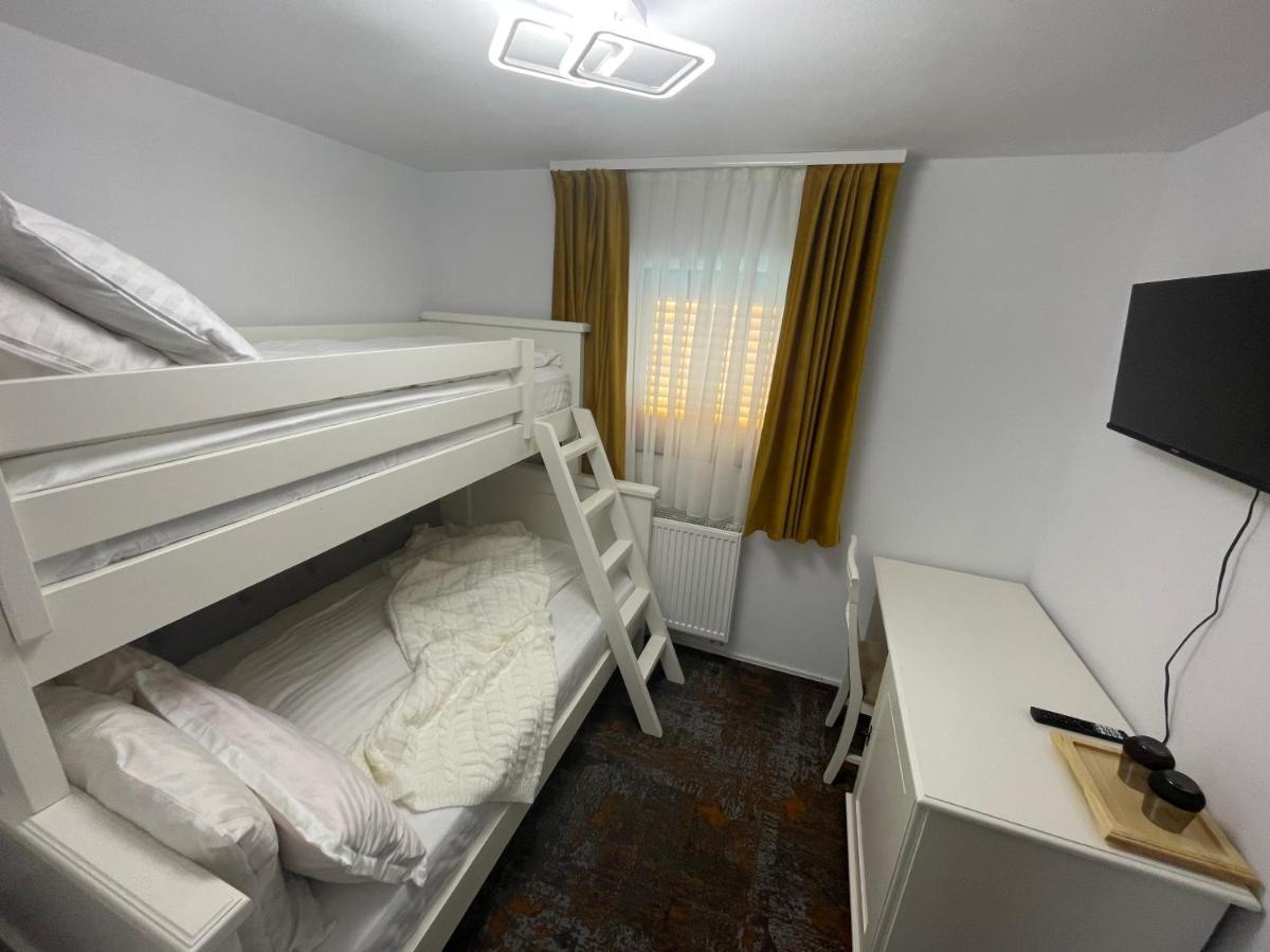 Pensiunea Alexolar New One Arada Экстерьер фото